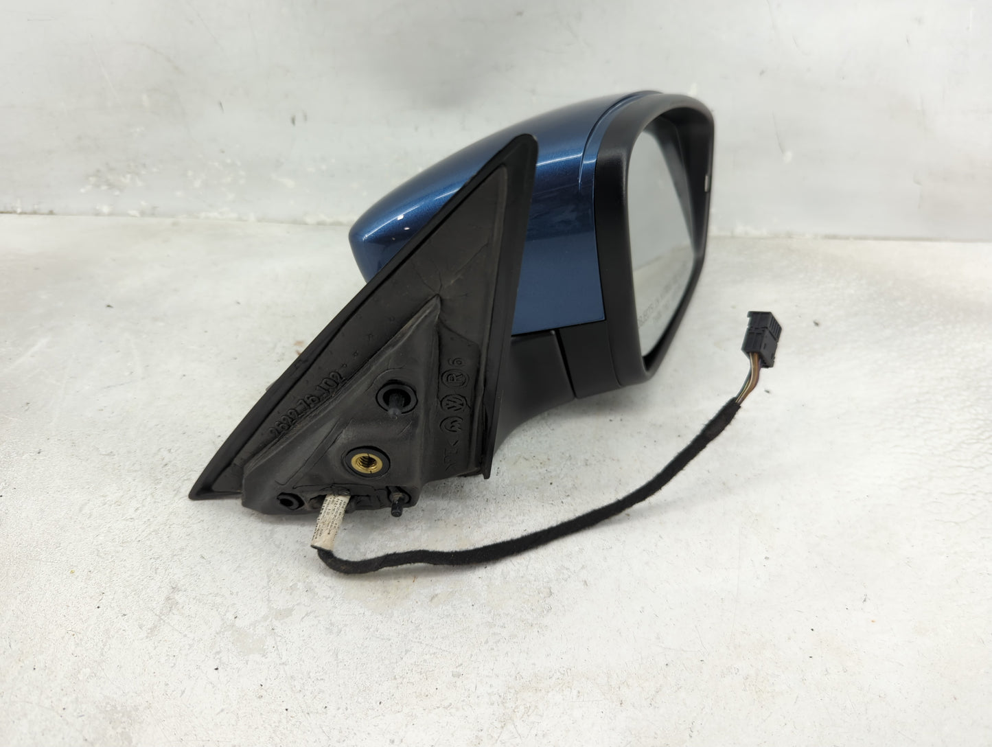 2012-2019 Volkswagen Beetle Driver Side View Mirror - Left Door Mirror OEM Used - Oemusedautoparts1.com