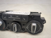 2018 Volkswagen Beetle Climate Control Module Temperature AC/Heater Replacement P/N:004065409 Fits OEM Used Auto Parts - Oem