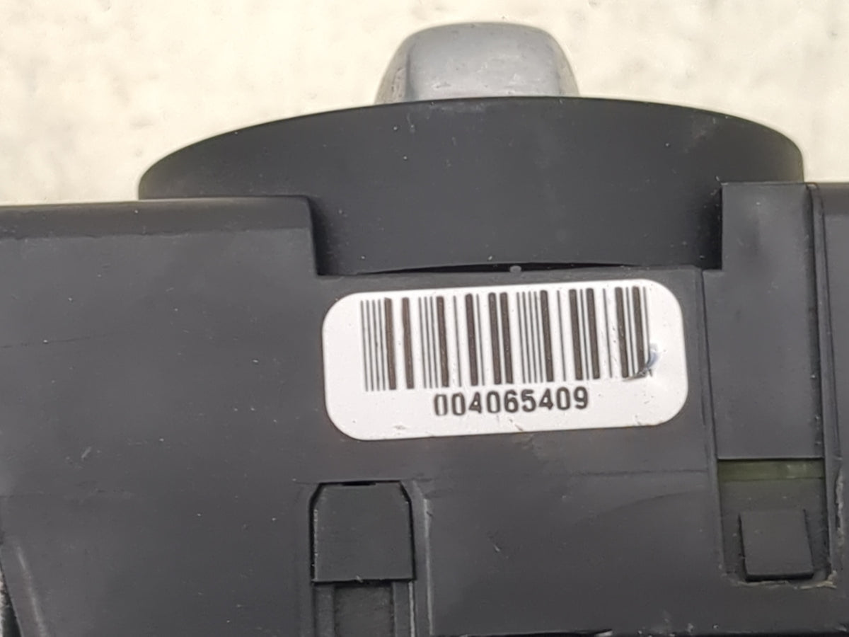 2018 Volkswagen Beetle Climate Control Module Temperature AC/Heater Replacement P/N:004065409 Fits OEM Used Auto Parts - Oem