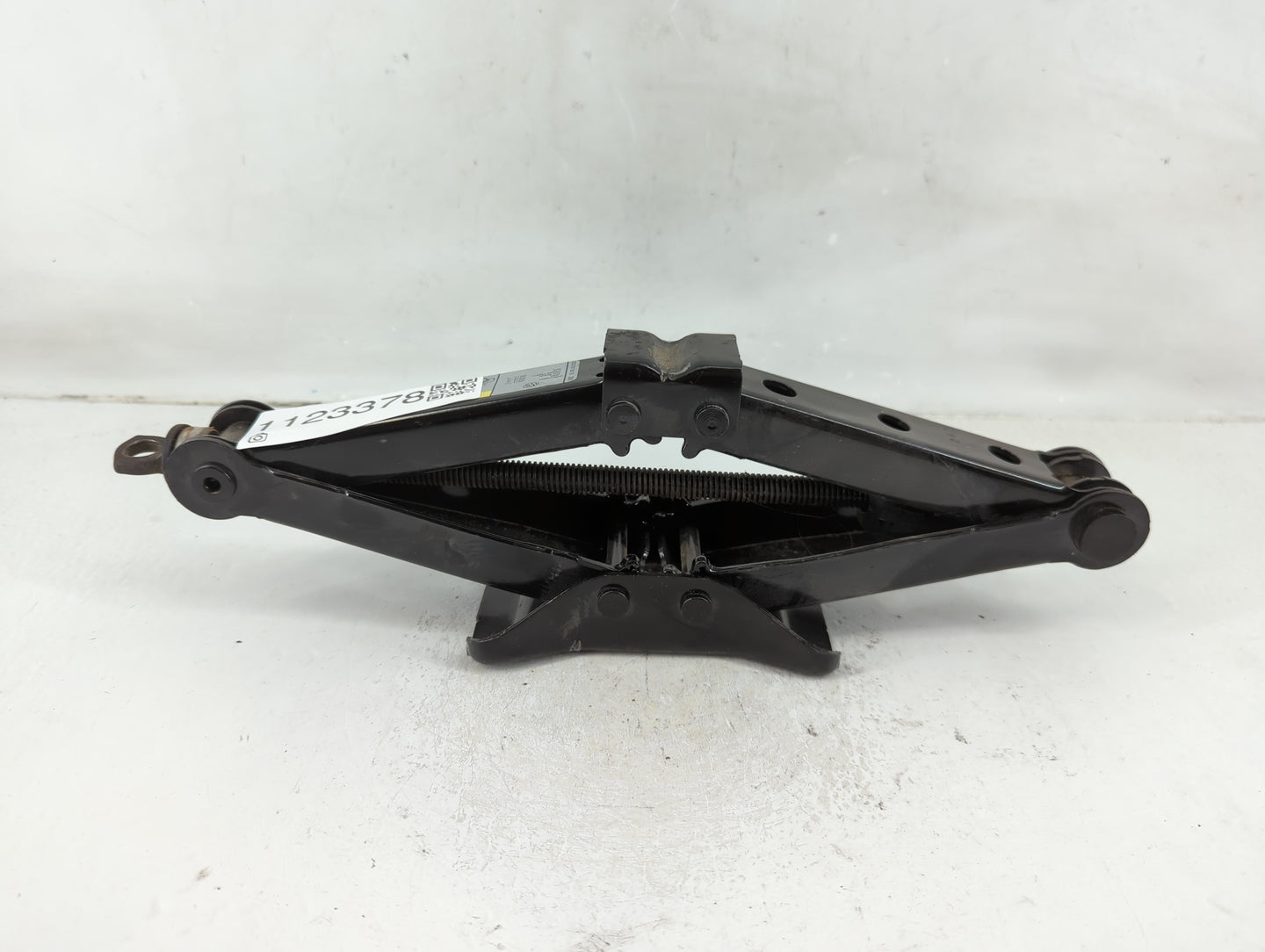 2018 Volkswagen Golf Spare Scissor Car Jack - Oemusedautoparts1.com