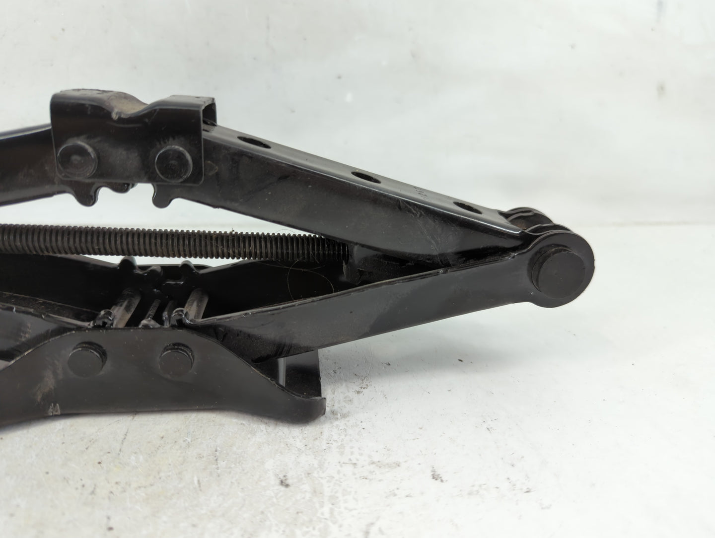 2018 Volkswagen Golf Spare Scissor Car Jack - Oemusedautoparts1.com