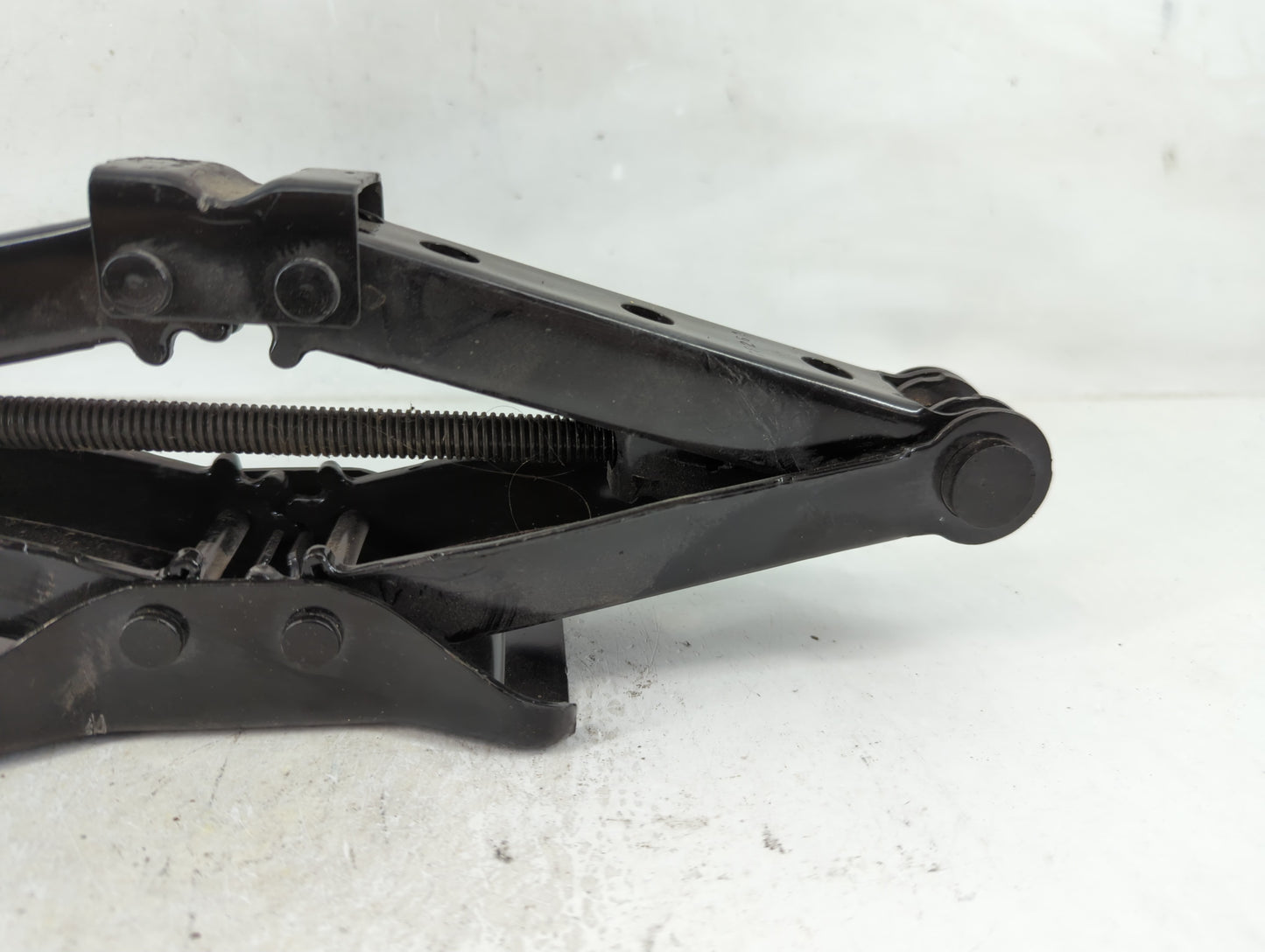 2018 Volkswagen Golf Spare Scissor Car Jack - Oemusedautoparts1.com