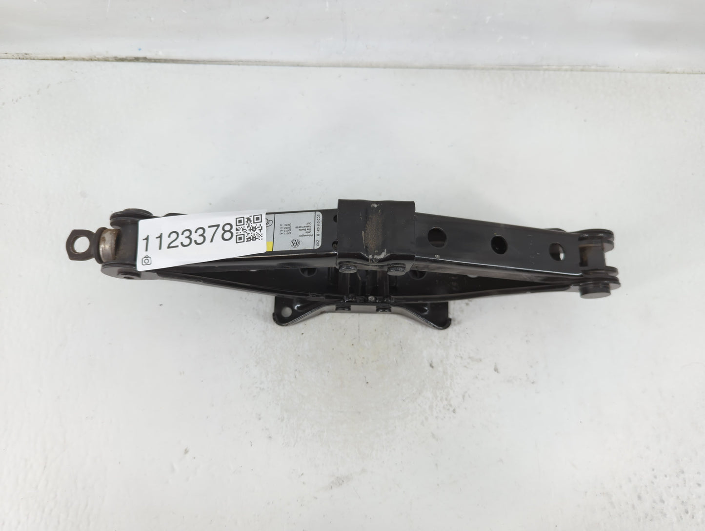 2018 Volkswagen Golf Spare Scissor Car Jack - Oemusedautoparts1.com