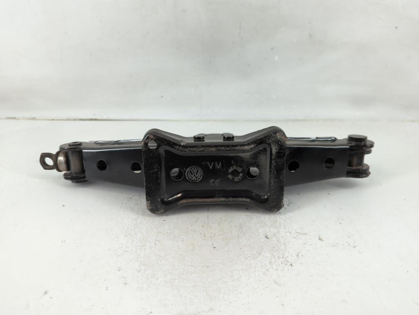 2018 Volkswagen Golf Spare Scissor Car Jack - Oemusedautoparts1.com