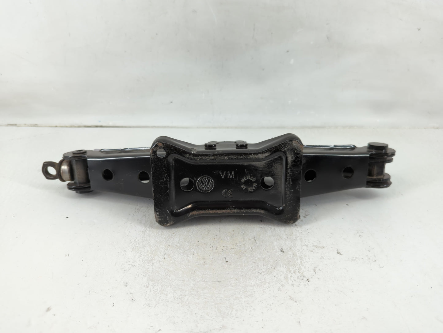 2018 Volkswagen Golf Spare Scissor Car Jack - Oemusedautoparts1.com