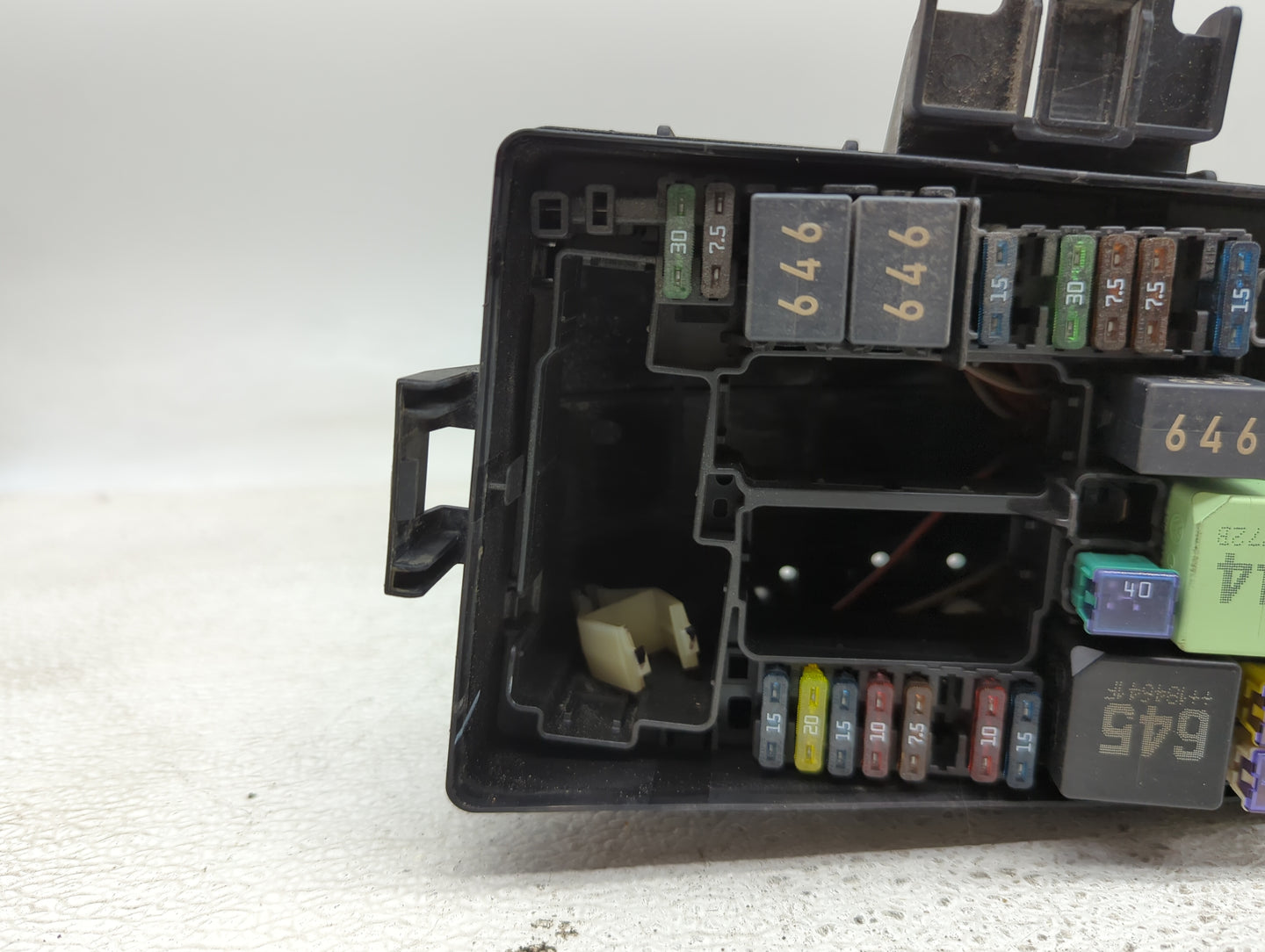 2015-2019 Volkswagen Golf Fusebox Fuse Box Panel Relay Module P/N:5Q0-907-361-D Fits Fits 2015 2016 2017 2018 2019 2020 2021