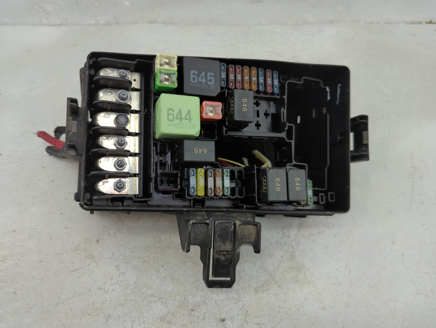 2015-2019 Volkswagen Golf Fusebox Fuse Box Panel Relay Module P/N:5Q0 937 132 B Fits Fits 2015 2016 2017 2018 2019 2020 2021
