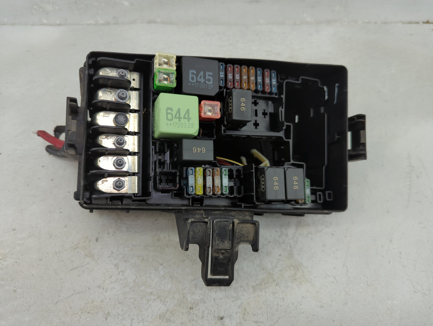 2015-2019 Volkswagen Golf Fusebox Fuse Box Panel Relay Module P/N:5Q0 937 132 B Fits Fits 2015 2016 2017 2018 2019 2020 2021