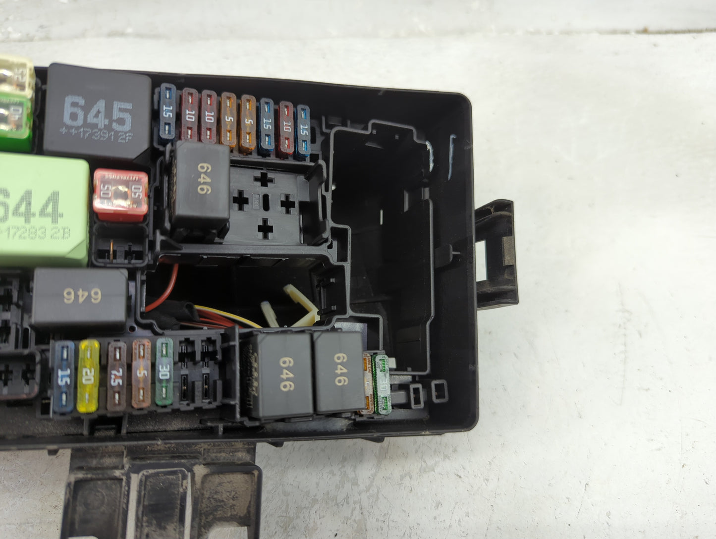 2015-2019 Volkswagen Golf Fusebox Fuse Box Panel Relay Module P/N:5Q0 937 132 B Fits Fits 2015 2016 2017 2018 2019 2020 2021