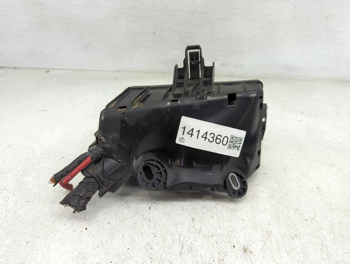 2015-2019 Volkswagen Golf Fusebox Fuse Box Panel Relay Module P/N:5Q0 937 132 D Fits Fits 2015 2016 2017 2018 2019 2020 2021