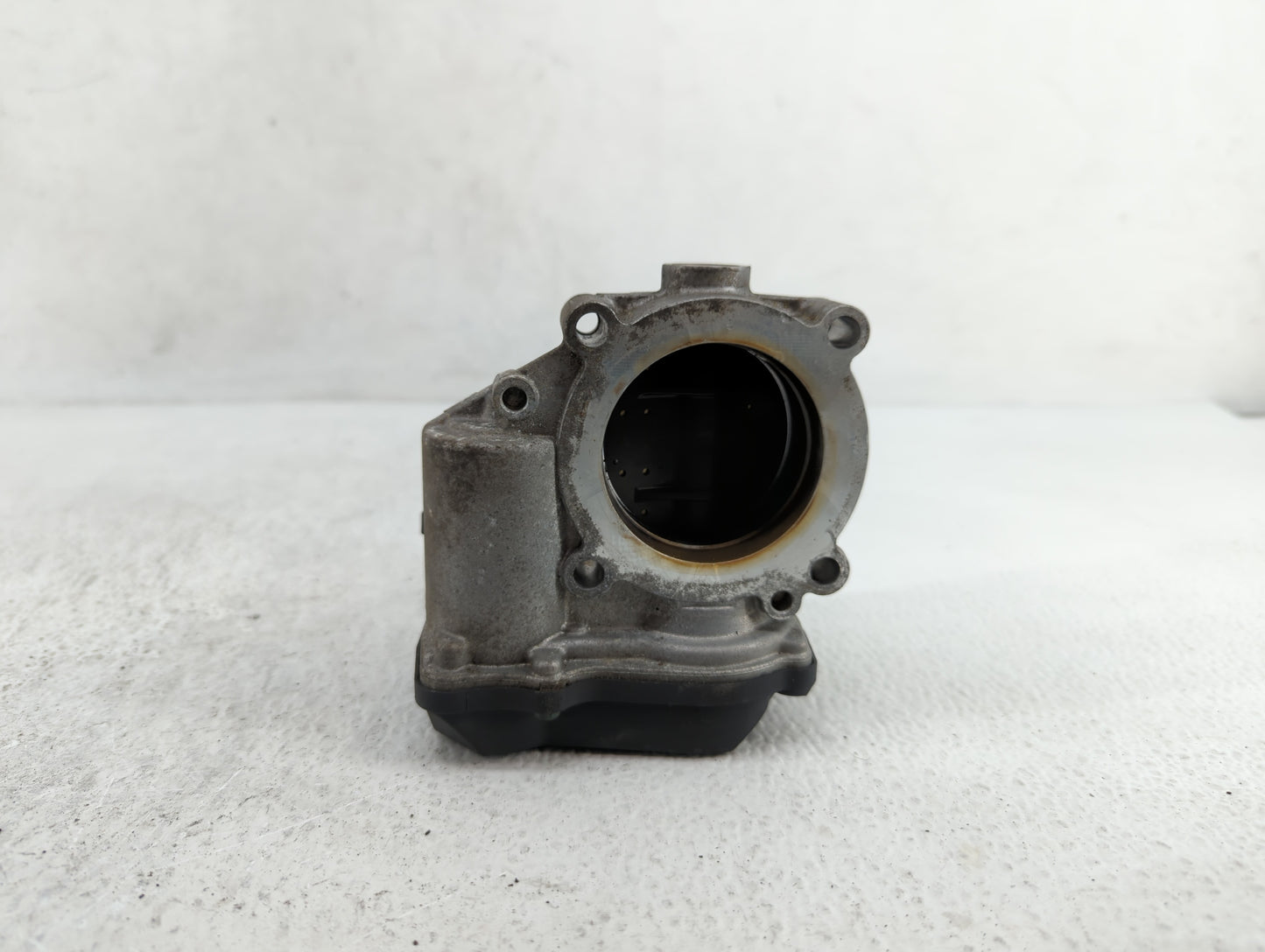 2013-2019 Volkswagen Golf Throttle Body P/N:06F 133 062 G 06F 133 062 Q Fits OEM Used Auto Parts - Oemusedautoparts1.com