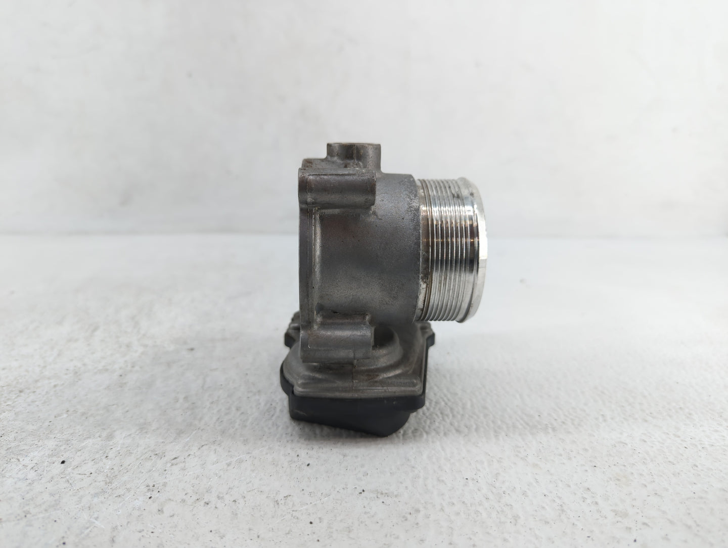 2013-2019 Volkswagen Golf Throttle Body P/N:06F 133 062 G 06F 133 062 Q Fits OEM Used Auto Parts - Oemusedautoparts1.com