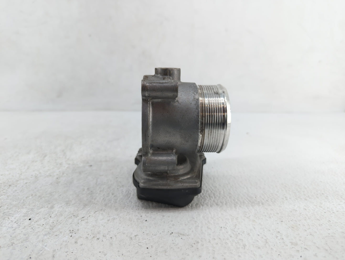 2013-2019 Volkswagen Golf Throttle Body P/N:06F 133 062 G 06F 133 062 Q Fits OEM Used Auto Parts - Oemusedautoparts1.com