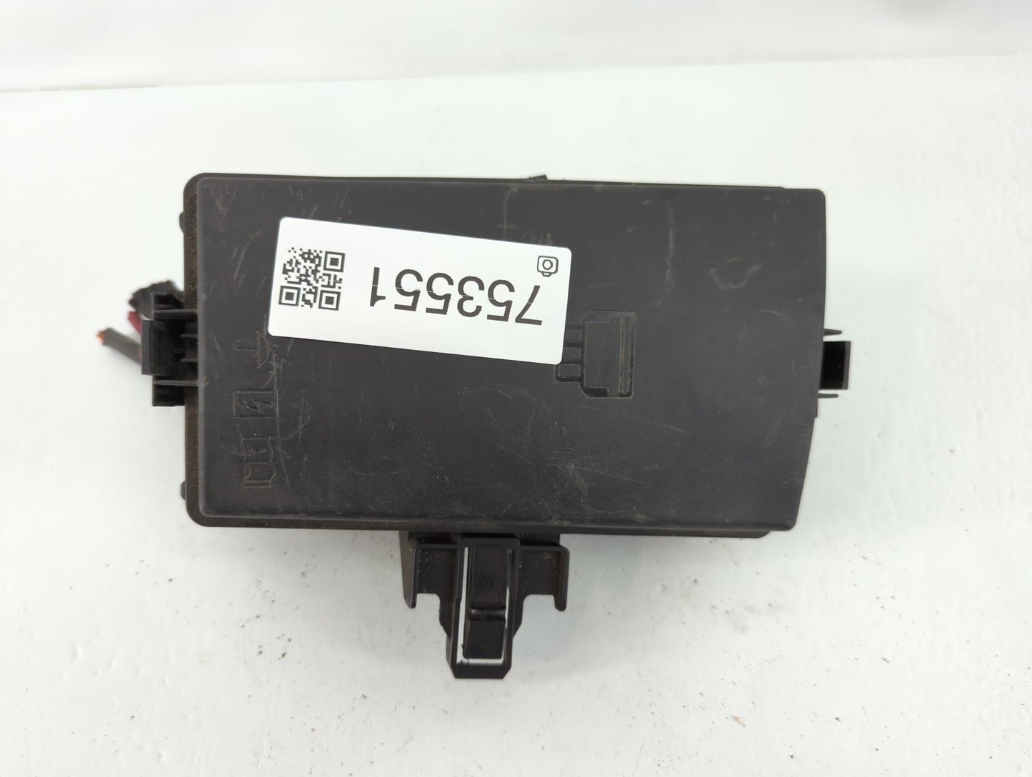 2015-2019 Volkswagen Golf Fusebox Fuse Box Panel Relay Module P/N:5Q0 937 132 B Fits Fits 2015 2016 2017 2018 2019 2020 2021