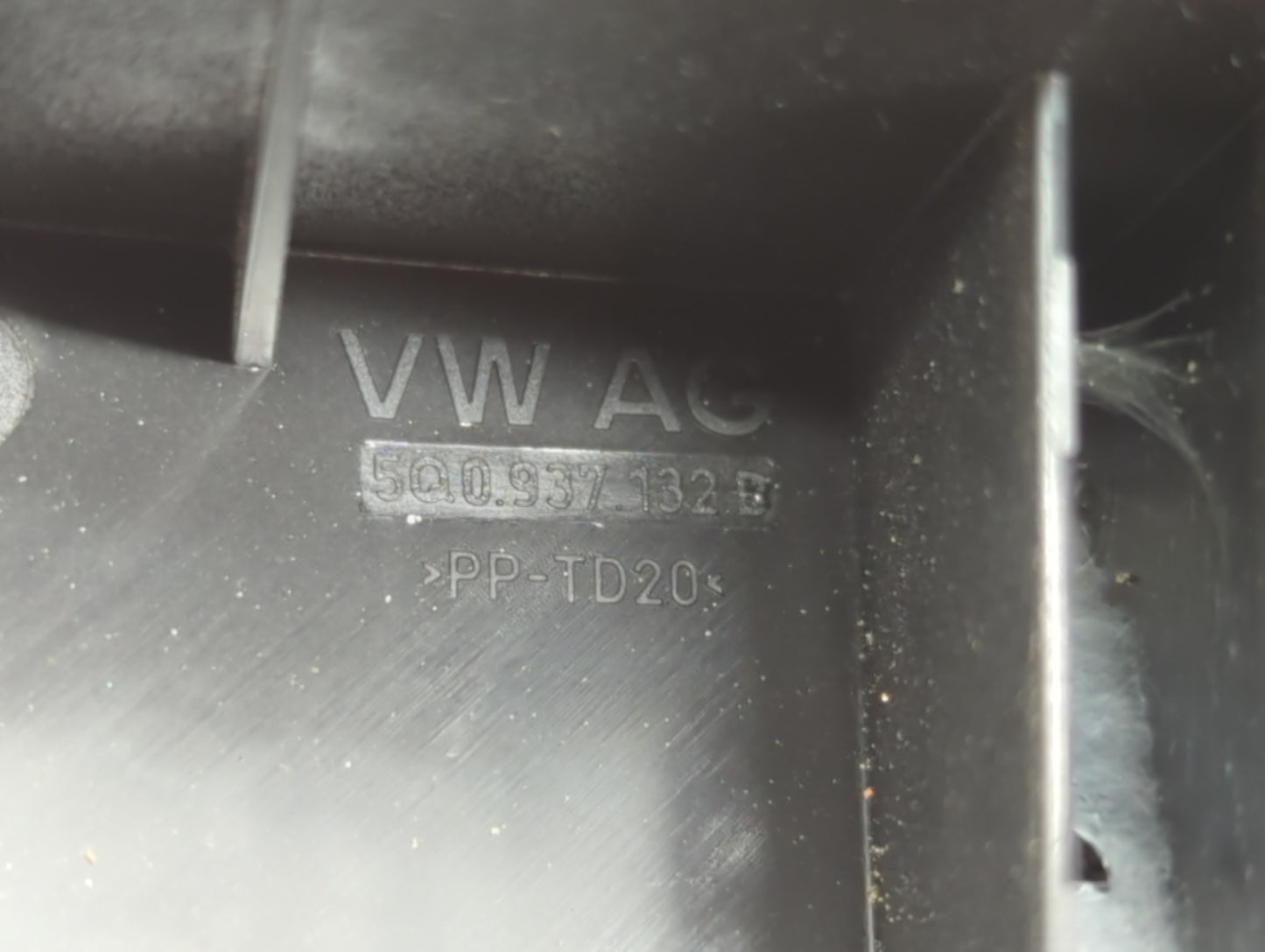 2015-2019 Volkswagen Golf Fusebox Fuse Box Panel Relay Module P/N:5Q0 937 132 B Fits Fits 2015 2016 2017 2018 2019 2020 2021