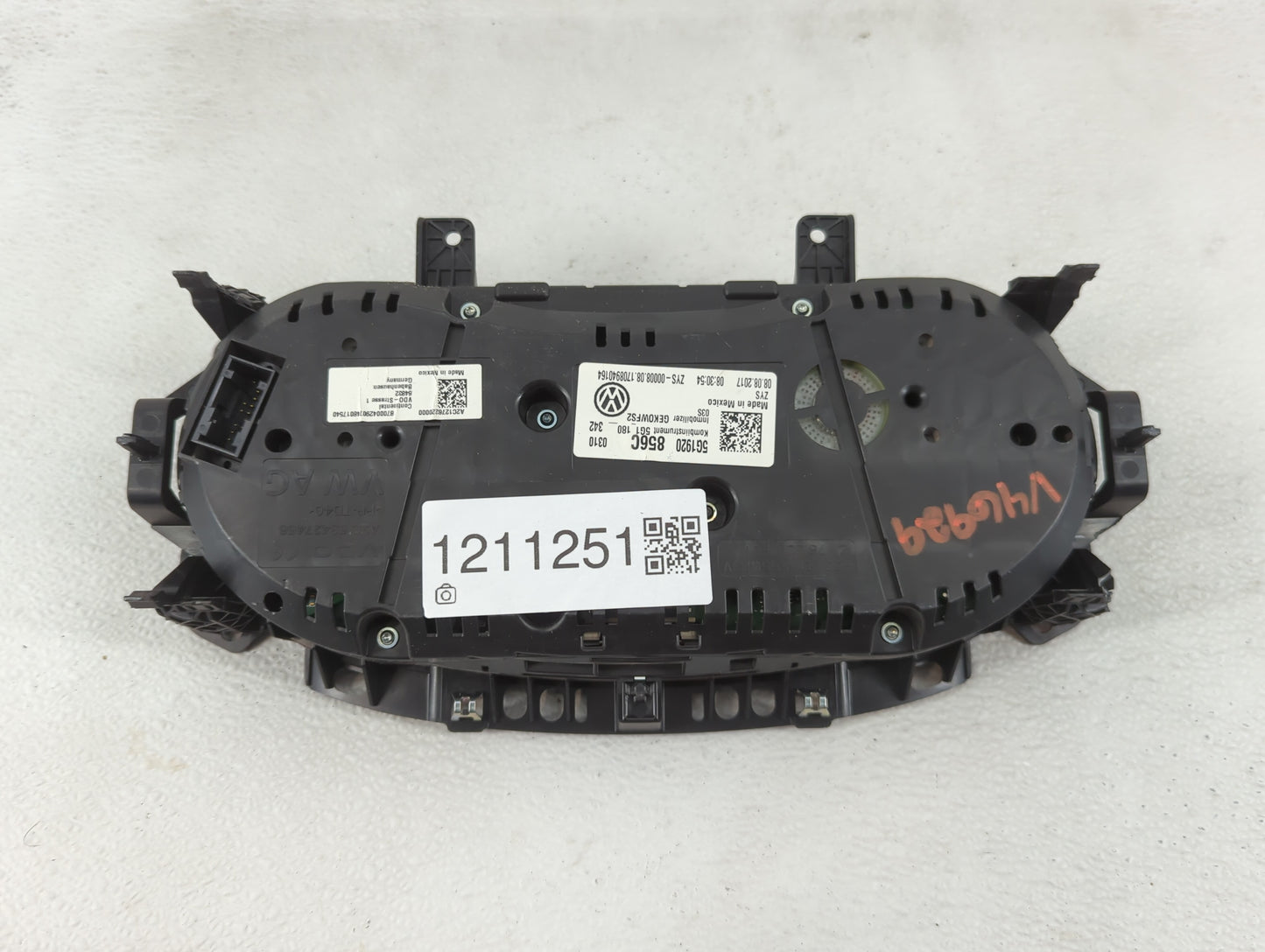 2018-2019 Volkswagen Gti Instrument Cluster Speedometer Gauges P/N:5G1920856C Fits Fits 2018 2019 OEM Used Auto Parts - Oemu