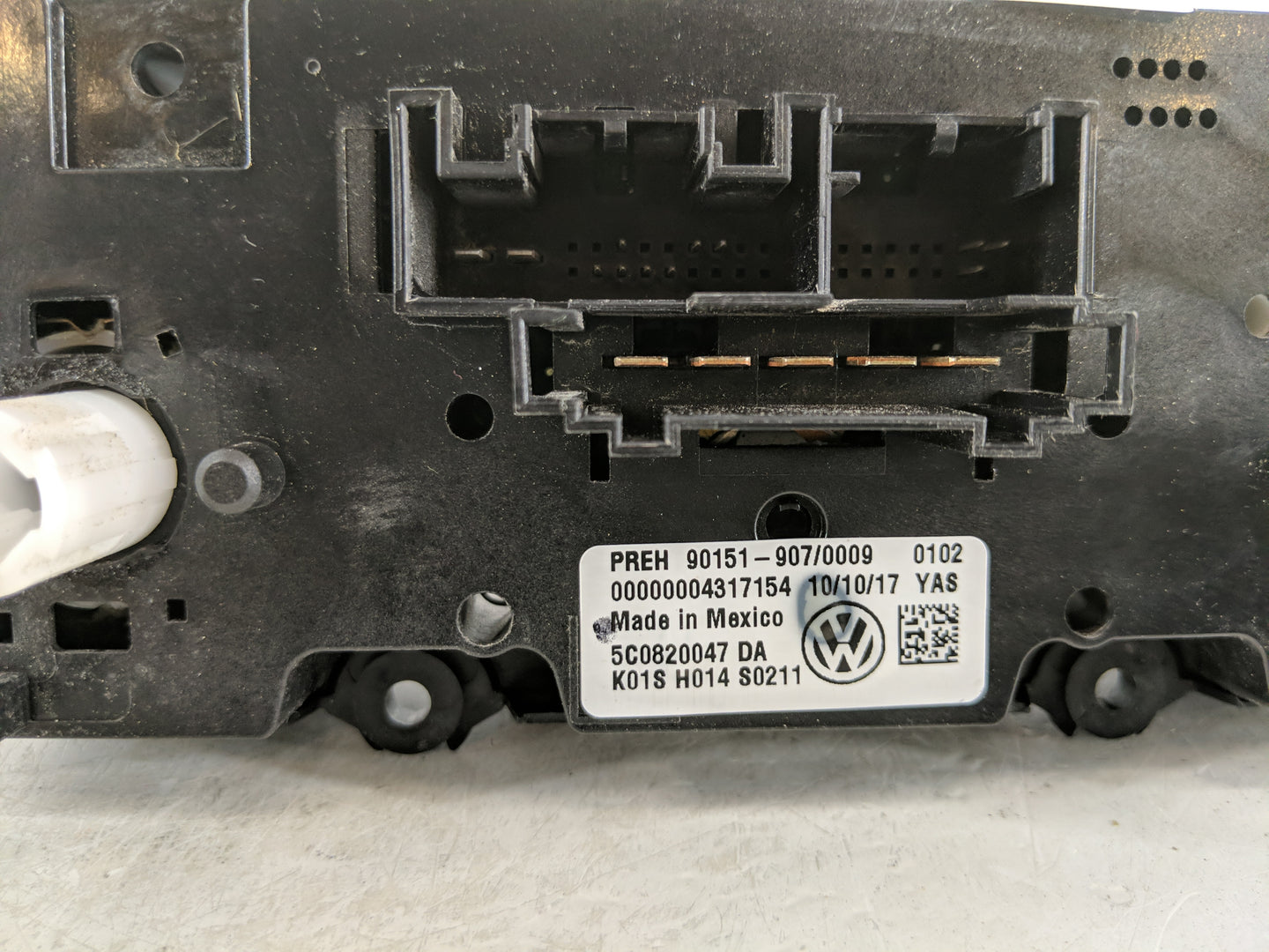 2015-2018 Volkswagen Jetta Climate Control Module Temperature AC/Heater Replacement P/N:90151-907 Fits Fits 2015 2016 2017 2