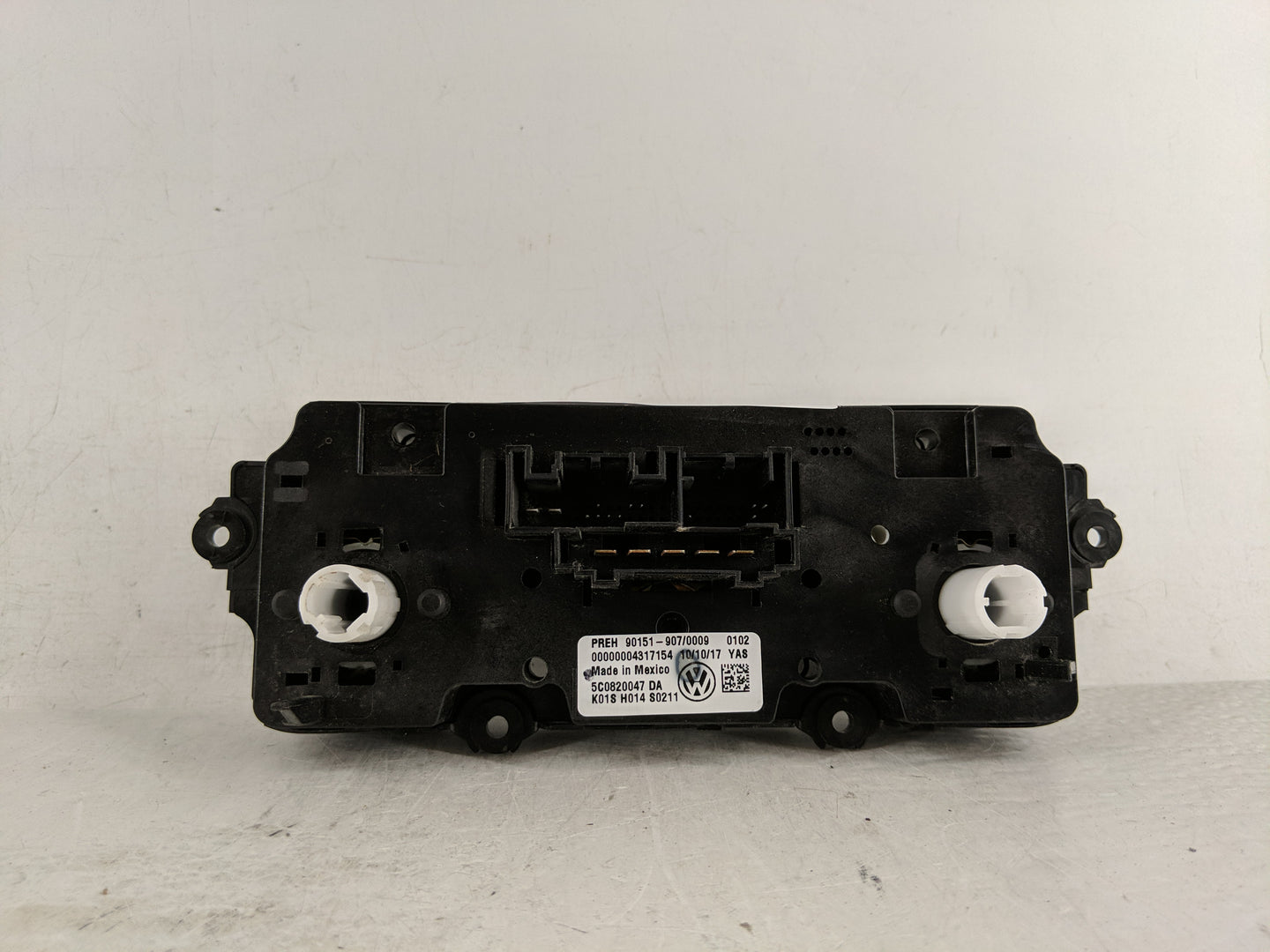 2015-2018 Volkswagen Jetta Climate Control Module Temperature AC/Heater Replacement P/N:90151-907 Fits Fits 2015 2016 2017 2