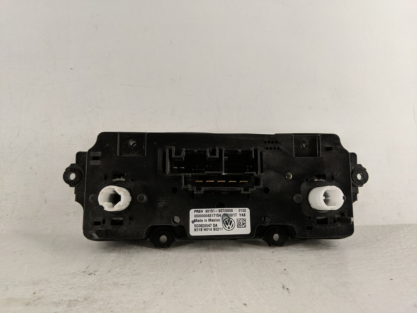 2015-2018 Volkswagen Jetta Climate Control Module Temperature AC/Heater Replacement P/N:90151-907 Fits Fits 2015 2016 2017 2