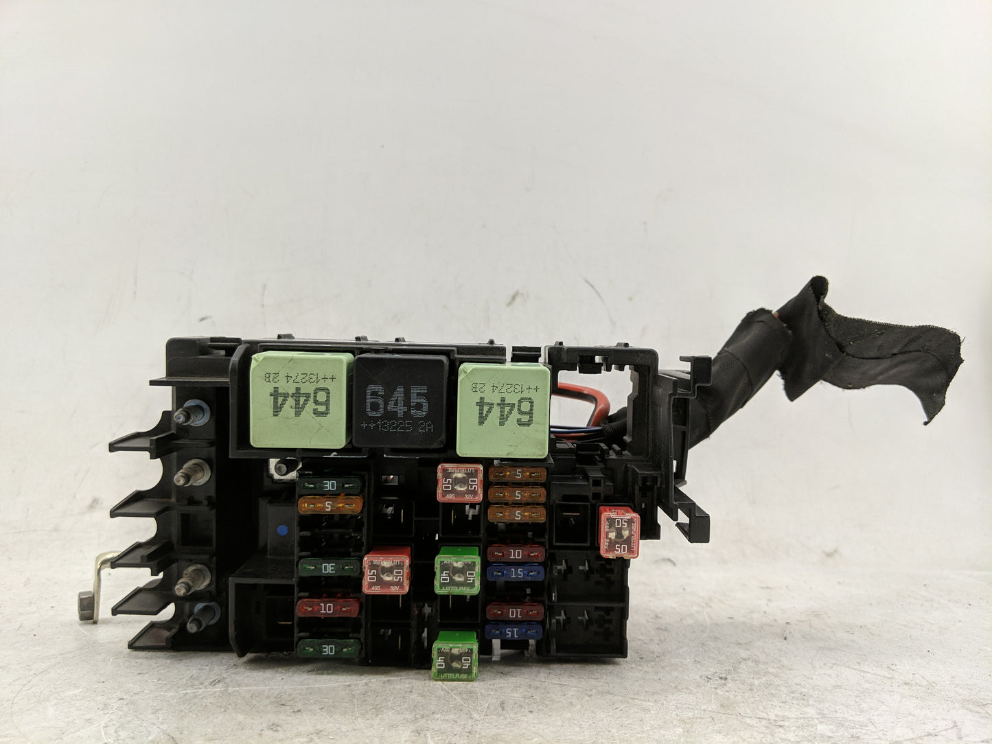 2015-2018 Volkswagen Jetta Fusebox Fuse Box Panel Relay Module Fits Fits 2015 2016 2017 2018 OEM Used Auto Parts - Oemusedau