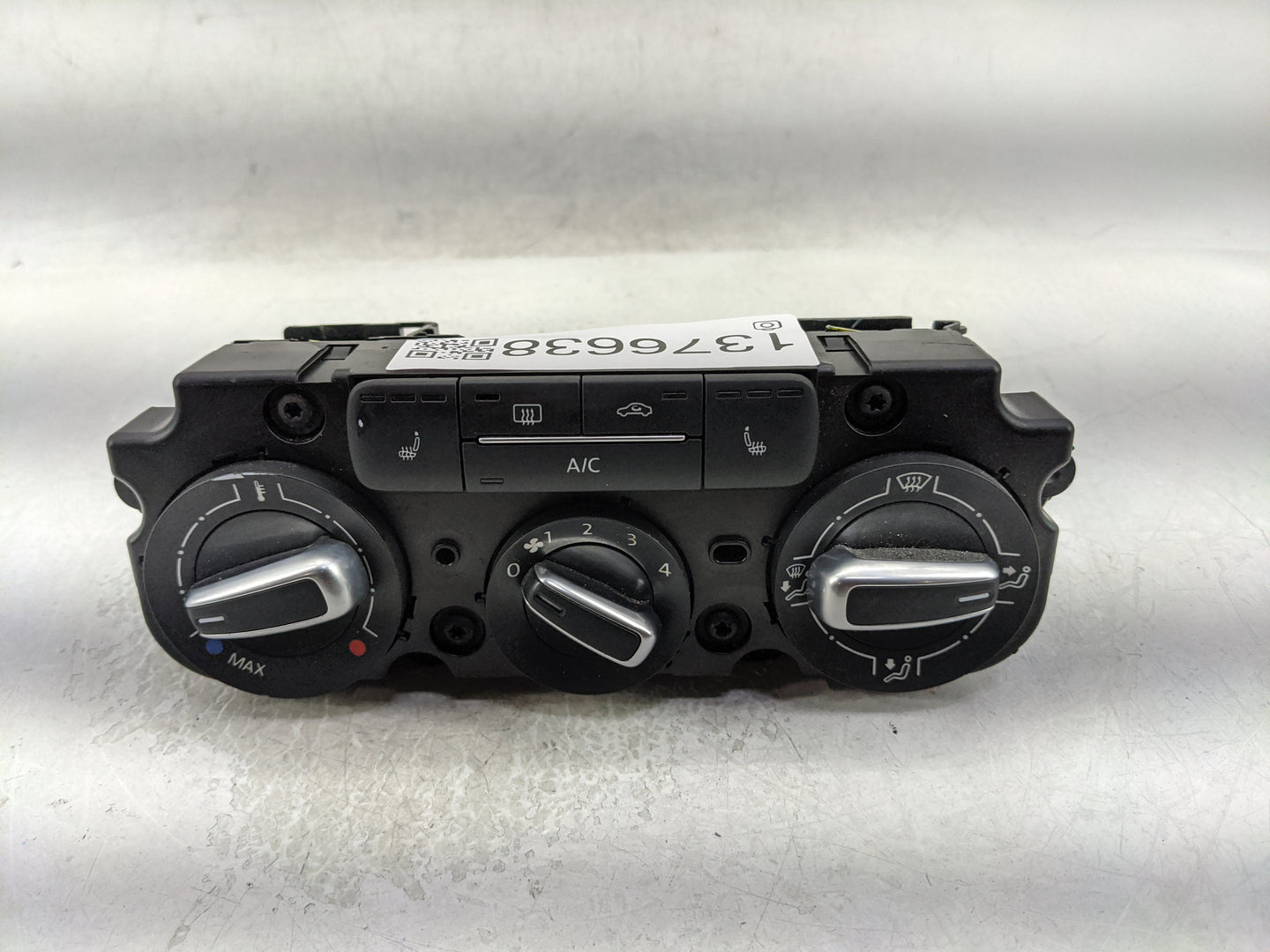 2015-2018 Volkswagen Jetta Climate Control Module Temperature AC/Heater Replacement P/N:90151-907 Fits Fits 2015 2016 2017 2
