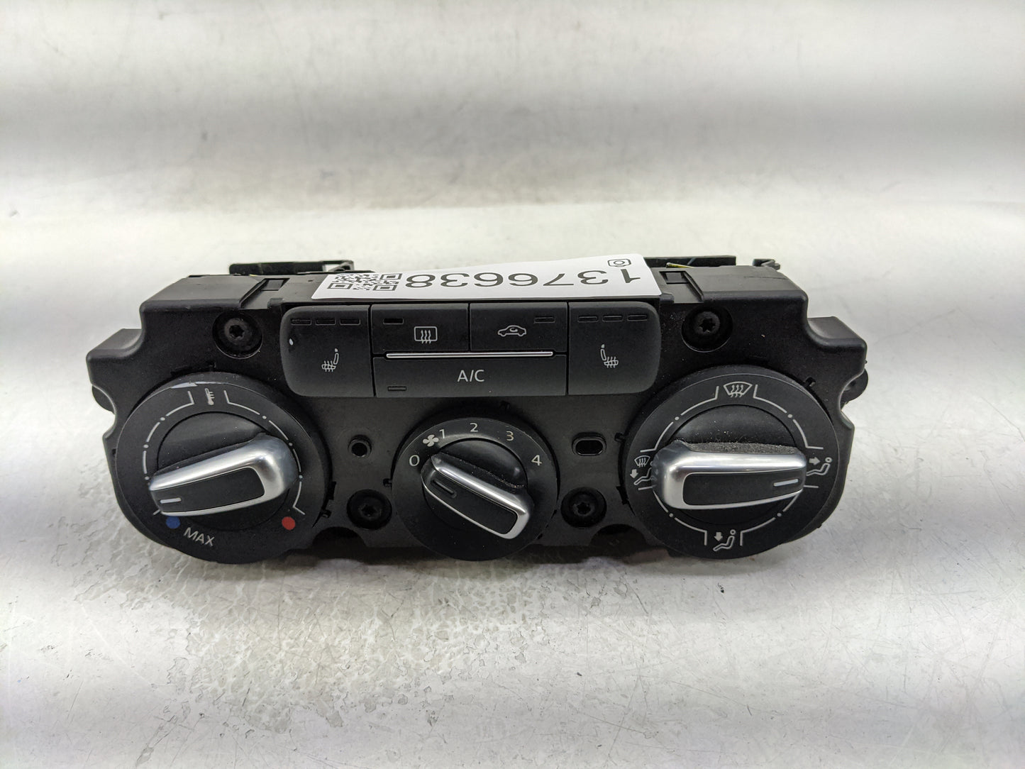 2015-2018 Volkswagen Jetta Climate Control Module Temperature AC/Heater Replacement P/N:90151-907 Fits Fits 2015 2016 2017 2