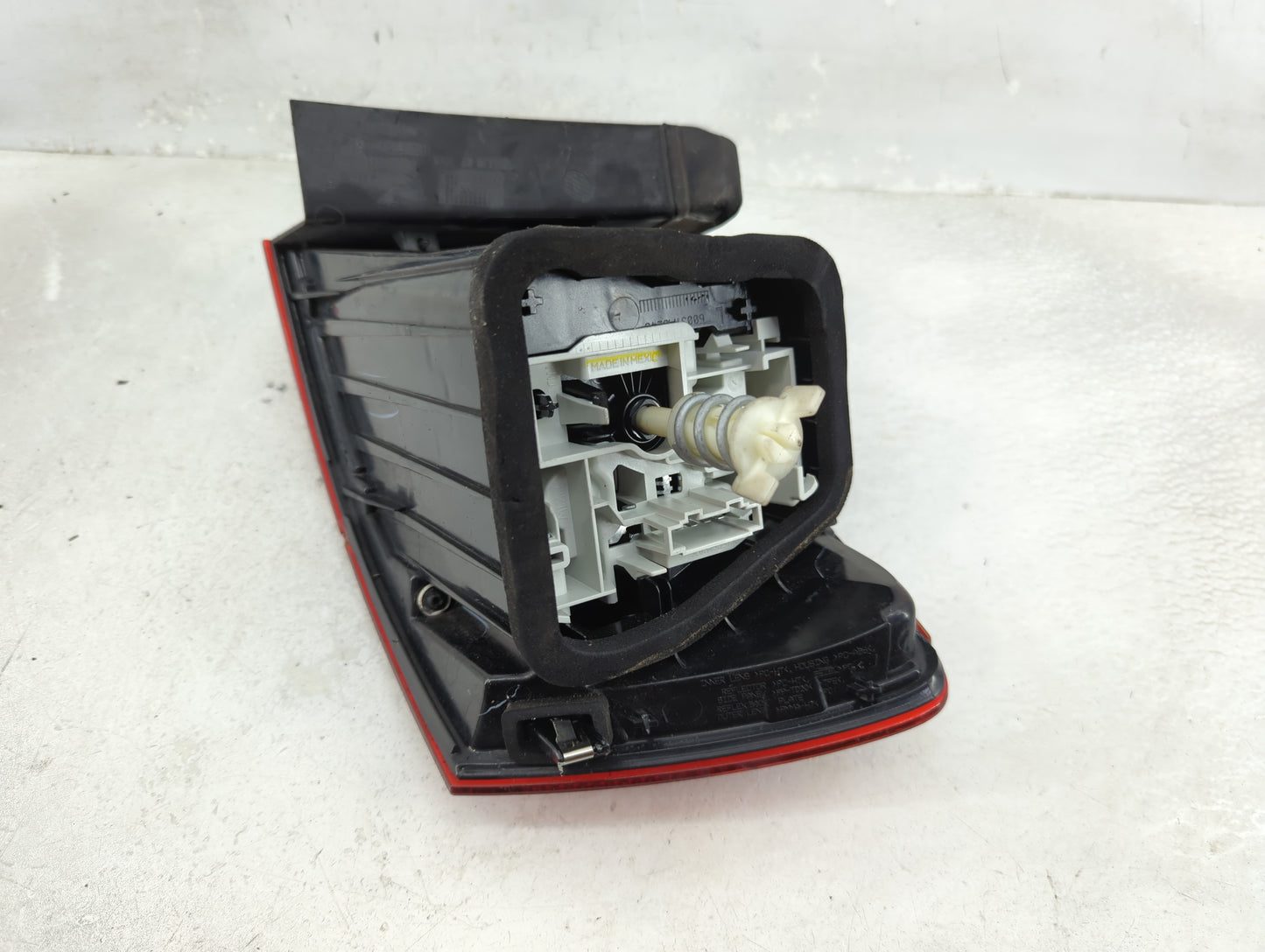 2017-2018 Volkswagen Jetta Tail Light Assembly Driver Left OEM P/N:6003TN0041 Fits Fits 2017 2018 OEM Used Auto Parts - Oemu