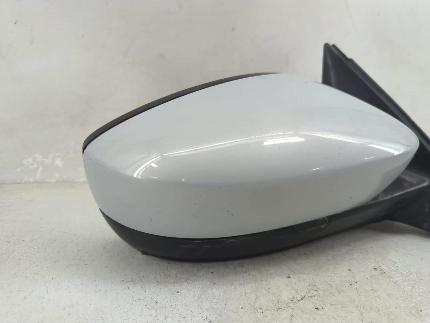 2017-2018 Volkswagen Jetta Passenger Side View Mirror - Right Door Mirror OEM Used - Oemusedautoparts1.com