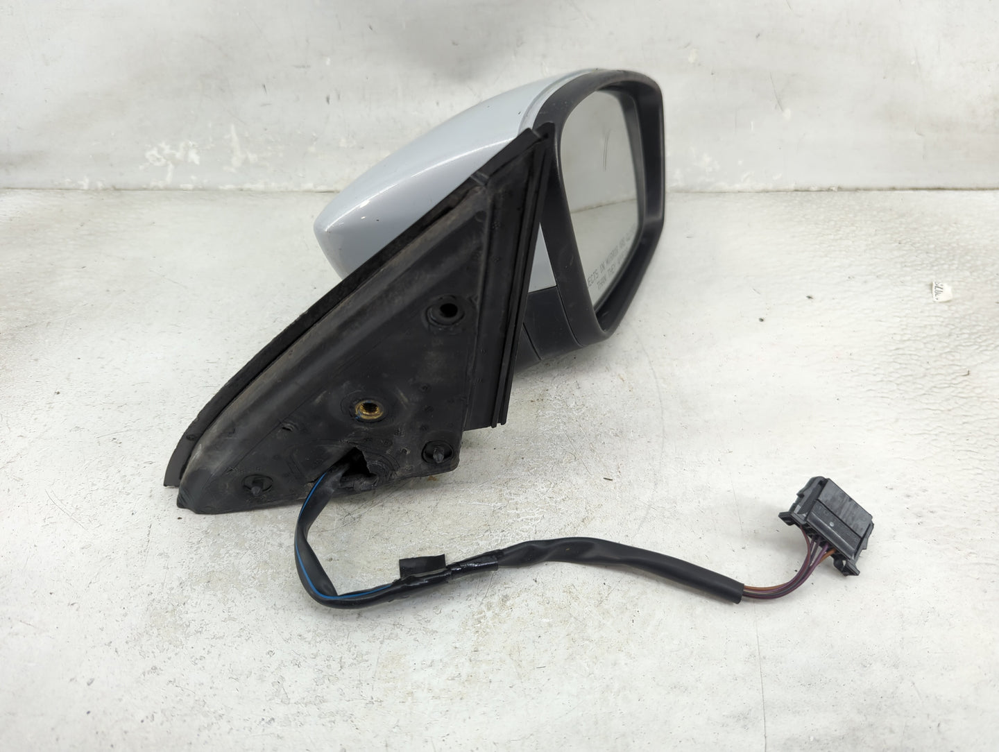 2017-2018 Volkswagen Jetta Passenger Side View Mirror - Right Door Mirror OEM Used - Oemusedautoparts1.com