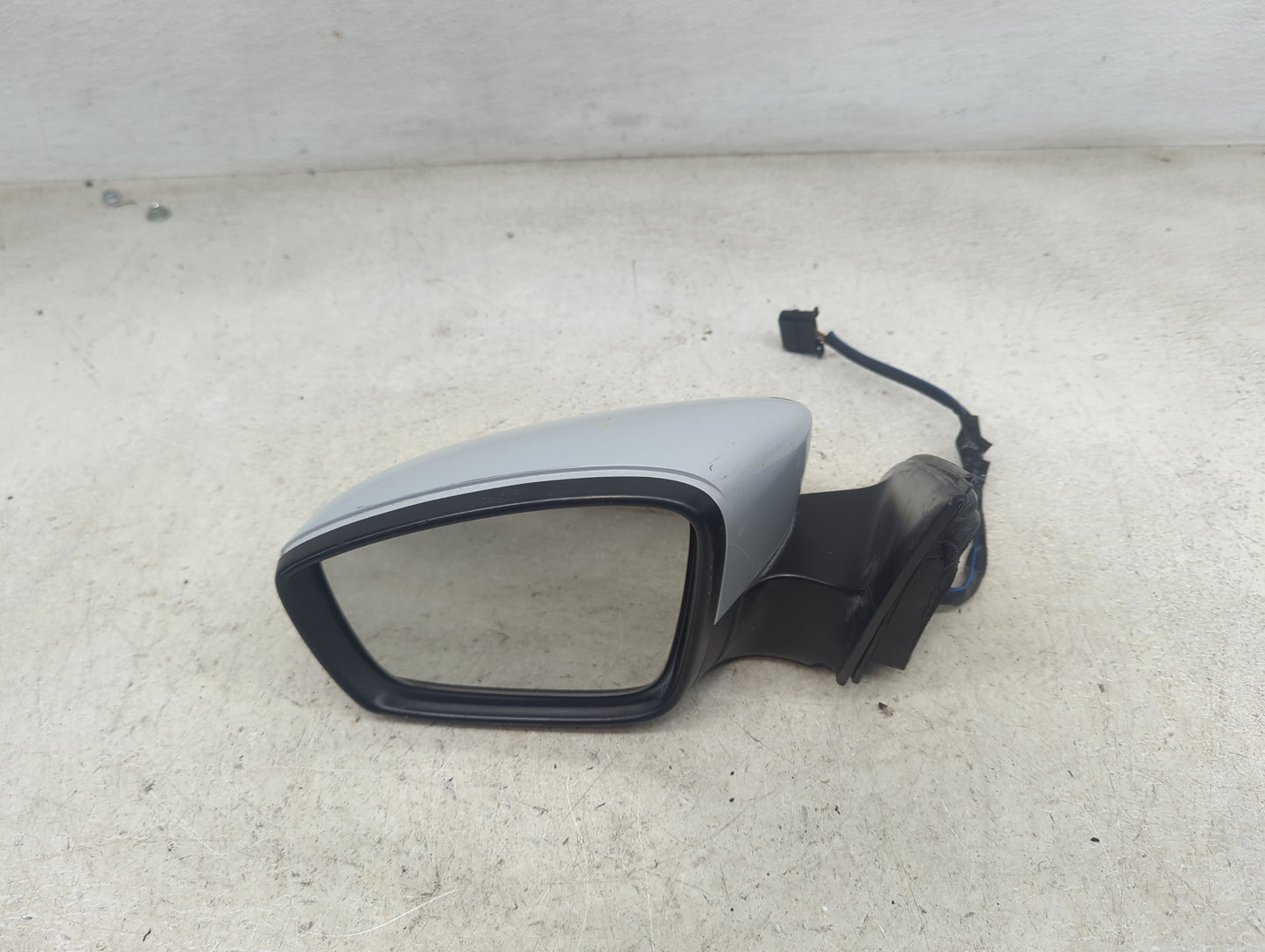 2017-2018 Volkswagen Jetta Driver Side View Mirror - Left Door Mirror OEM Used - Oemusedautoparts1.com