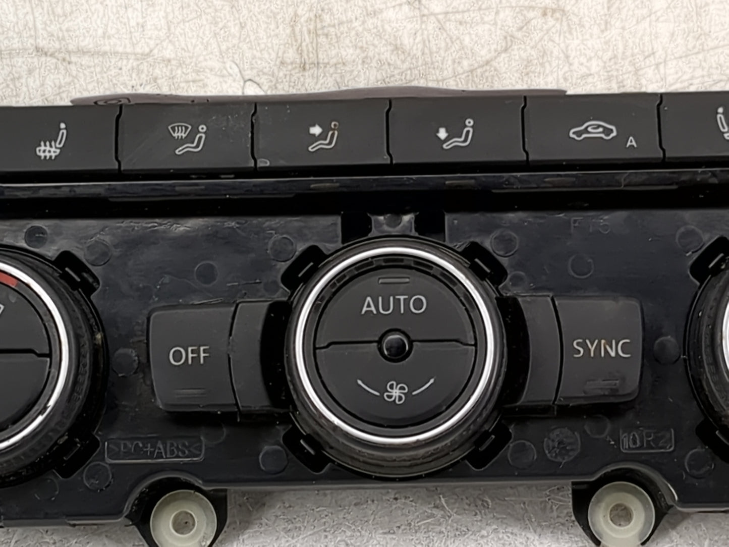 2015-2018 Volkswagen Jetta Climate Control Module Temperature AC/Heater Replacement P/N:1K8907044BM 5HB012614-69 Fits OEM Us