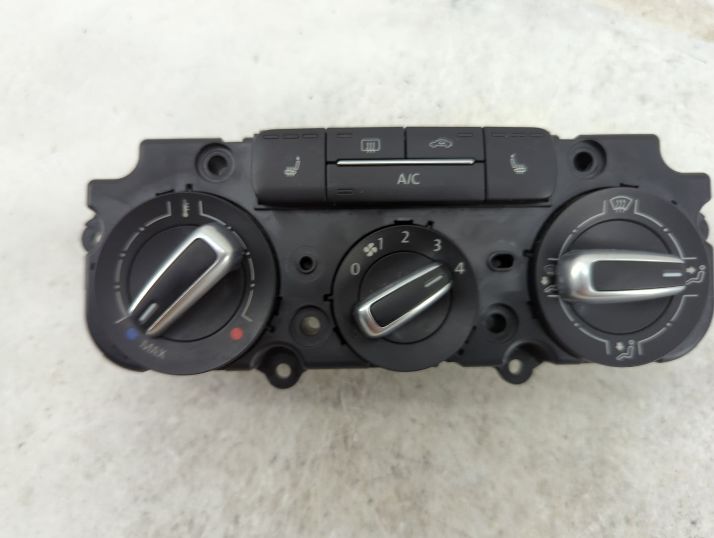 2015-2018 Volkswagen Jetta Climate Control Module Temperature AC/Heater Replacement P/N:5C0820047DA 90151-907/0009 Fits OEM 