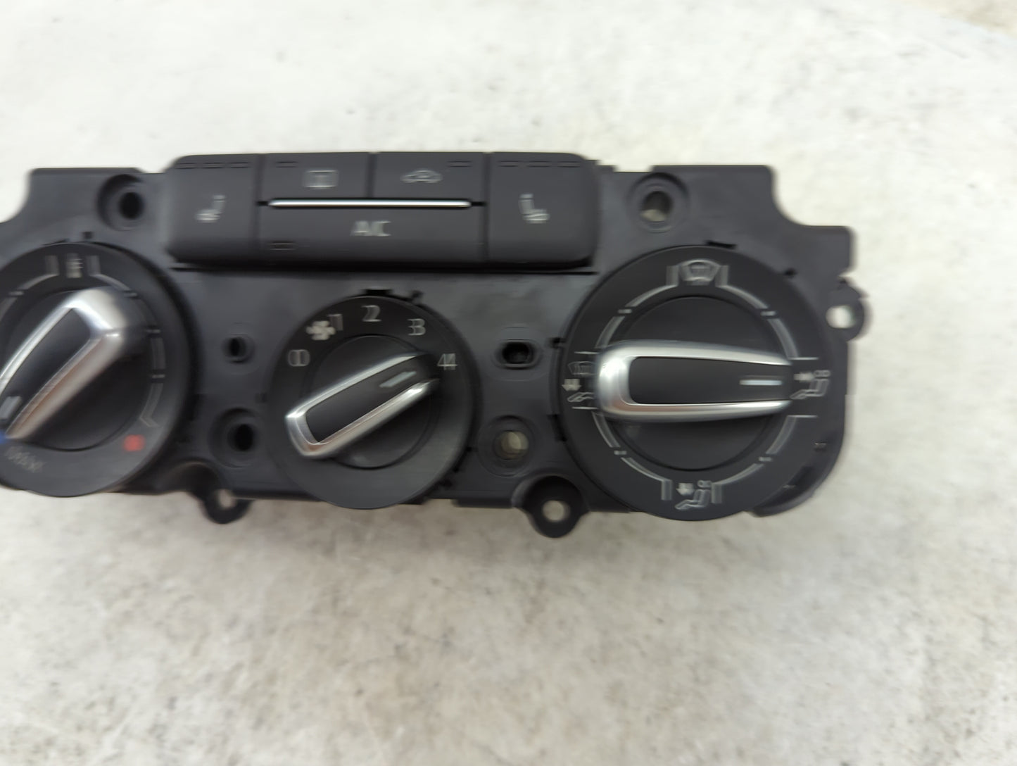 2015-2018 Volkswagen Jetta Climate Control Module Temperature AC/Heater Replacement P/N:5C0820047DA 90151-907/0009 Fits OEM 