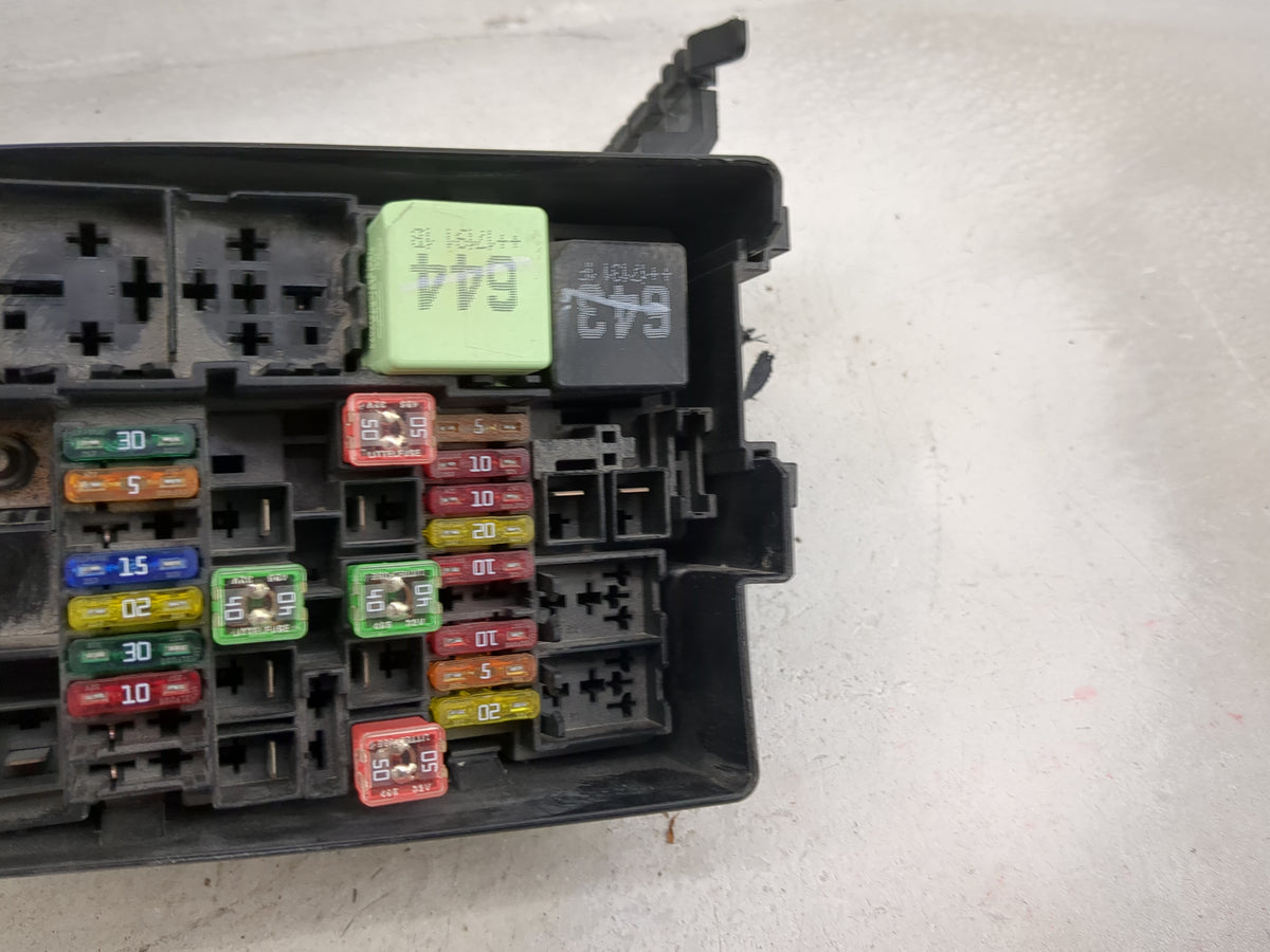 2015-2018 Volkswagen Jetta Fusebox Fuse Box Panel Relay Module P/N:5C0937132A Fits Fits 2015 2016 2017 2018 OEM Used Auto Pa