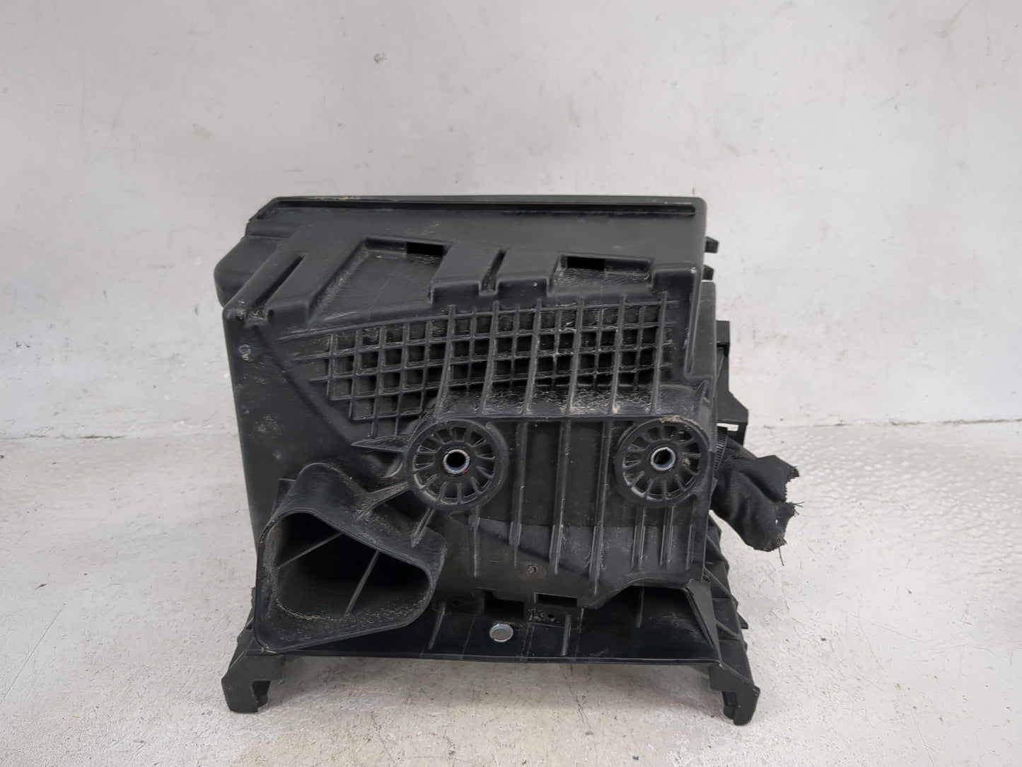 2015-2018 Volkswagen Jetta Fusebox Fuse Box Panel Relay Module P/N:5C0937132A Fits Fits 2015 2016 2017 2018 OEM Used Auto Pa