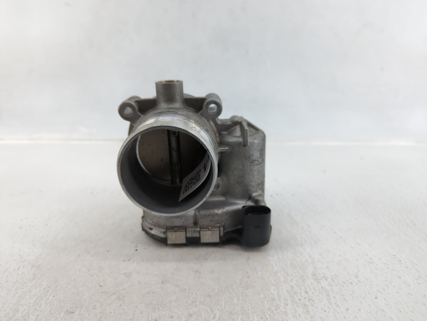 2018 Volkswagen Jetta Throttle Body P/N:06K 133 062 AA Fits OEM Used Auto Parts - Oemusedautoparts1.com