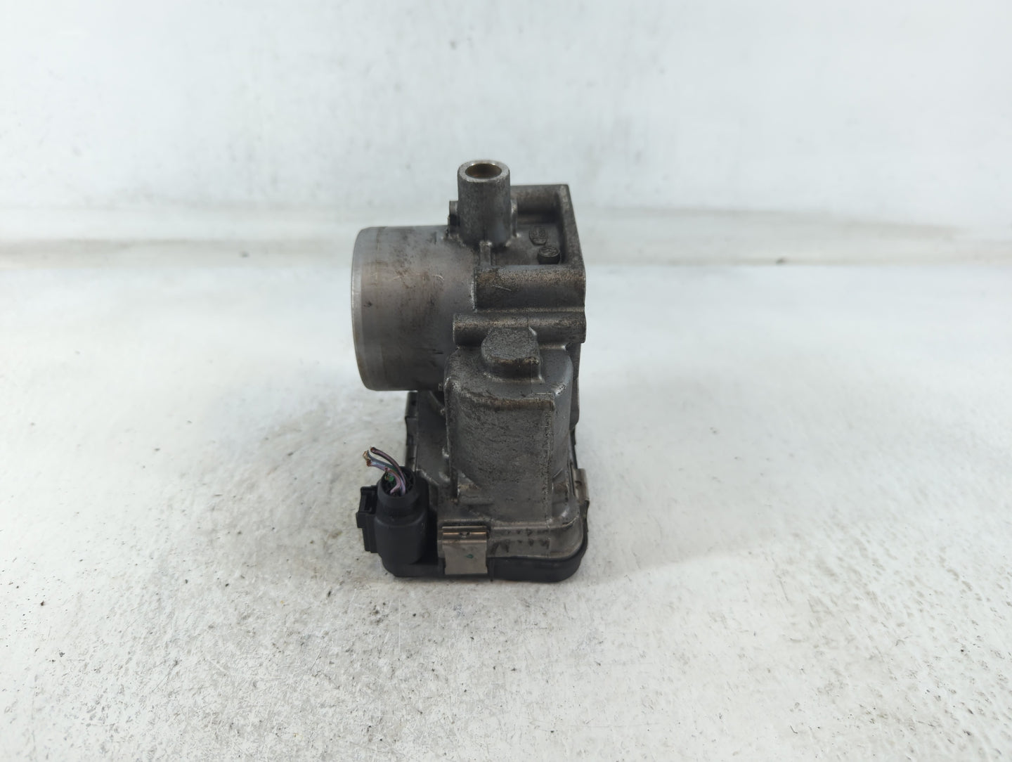 2013-2018 Volkswagen Jetta Throttle Body P/N:03F133062B Fits Fits 2013 2014 2015 2016 2017 2018 OEM Used Auto Parts - Oemuse