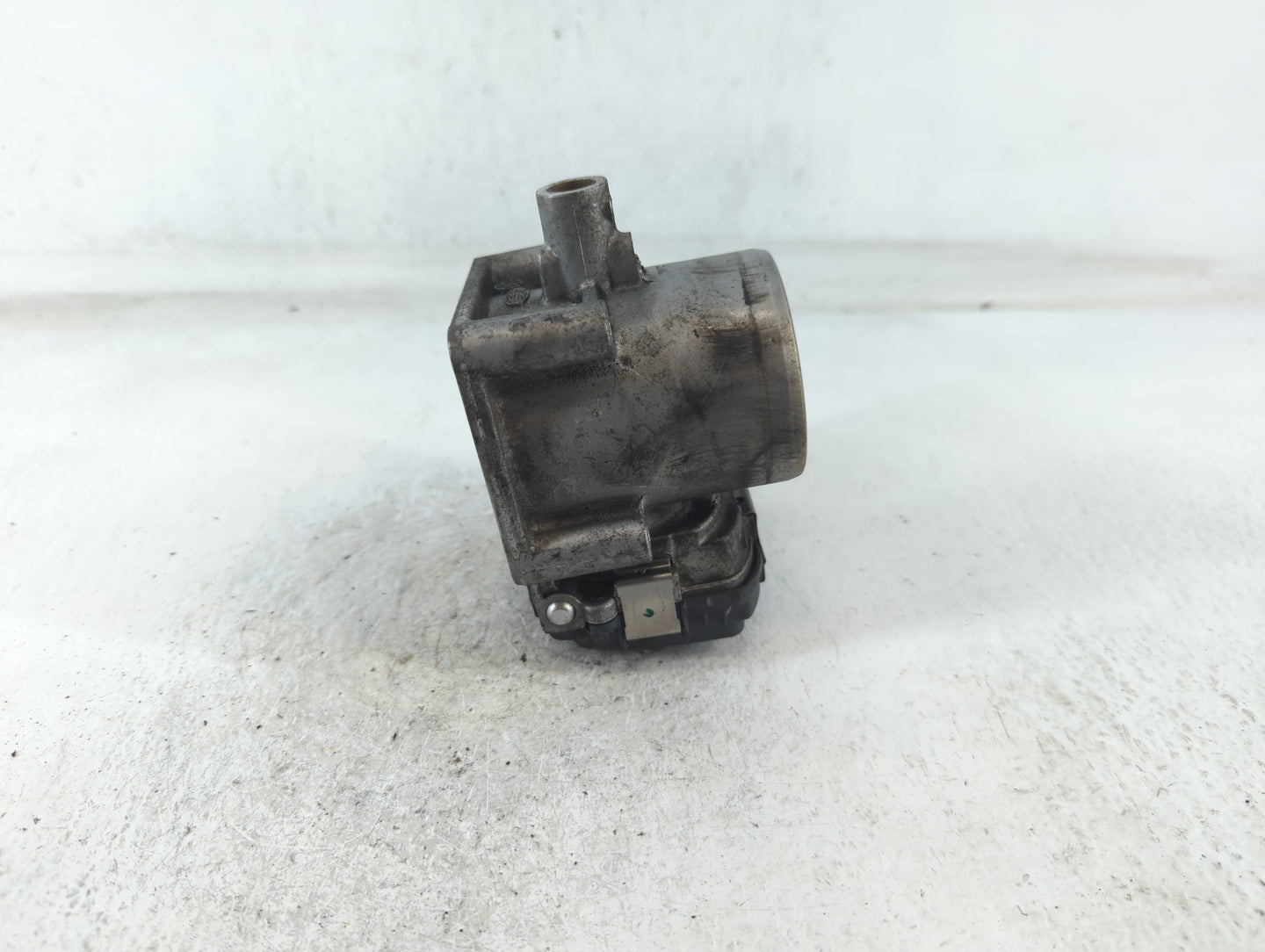 2013-2018 Volkswagen Jetta Throttle Body P/N:03F133062B Fits Fits 2013 2014 2015 2016 2017 2018 OEM Used Auto Parts - Oemuse