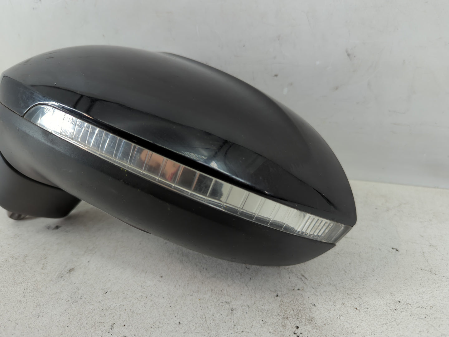 2016-2020 Volkswagen Passat Driver Side View Mirror - Left Door Mirror OEM Used - Oemusedautoparts1.com