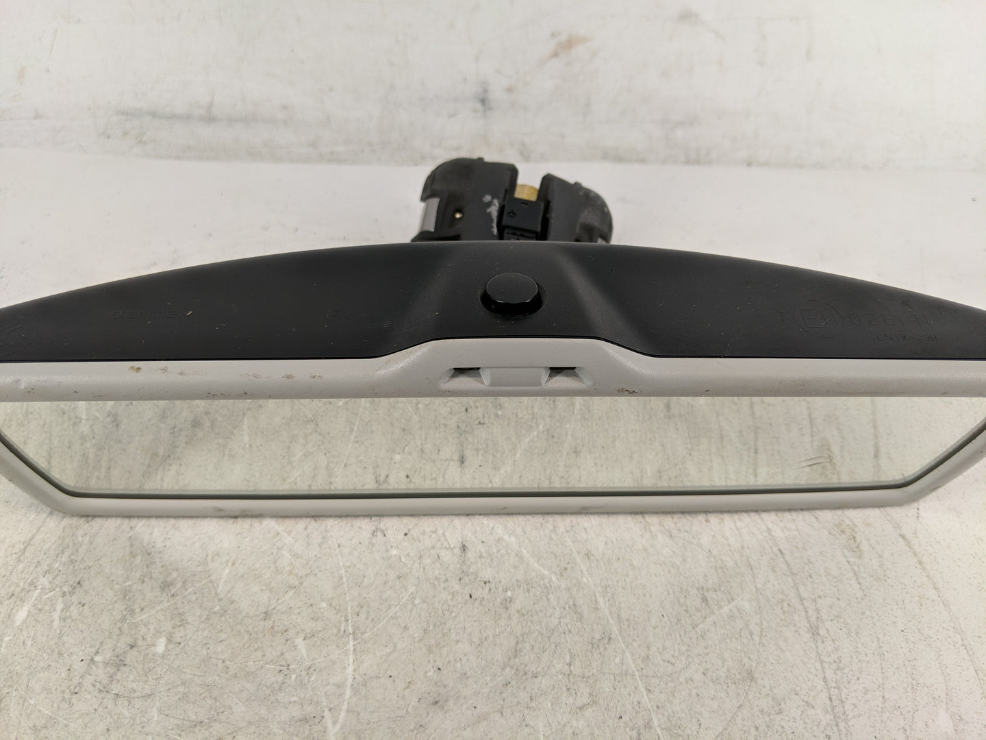 2016-2019 Volkswagen Passat Interior Rear View Mirror Replacement OEM P/N:E11026141 Fits Fits 2016 2017 2018 2019 OEM Used A
