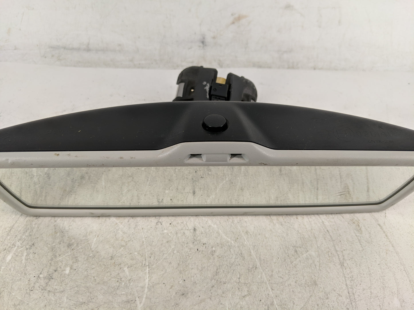 2016-2019 Volkswagen Passat Interior Rear View Mirror Replacement OEM P/N:E11026141 Fits Fits 2016 2017 2018 2019 OEM Used A