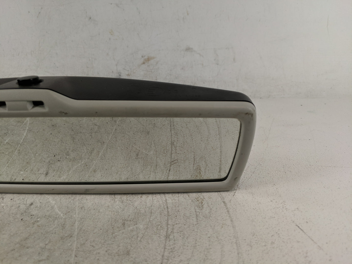 2016-2019 Volkswagen Passat Interior Rear View Mirror Replacement OEM P/N:E11026141 Fits Fits 2016 2017 2018 2019 OEM Used A