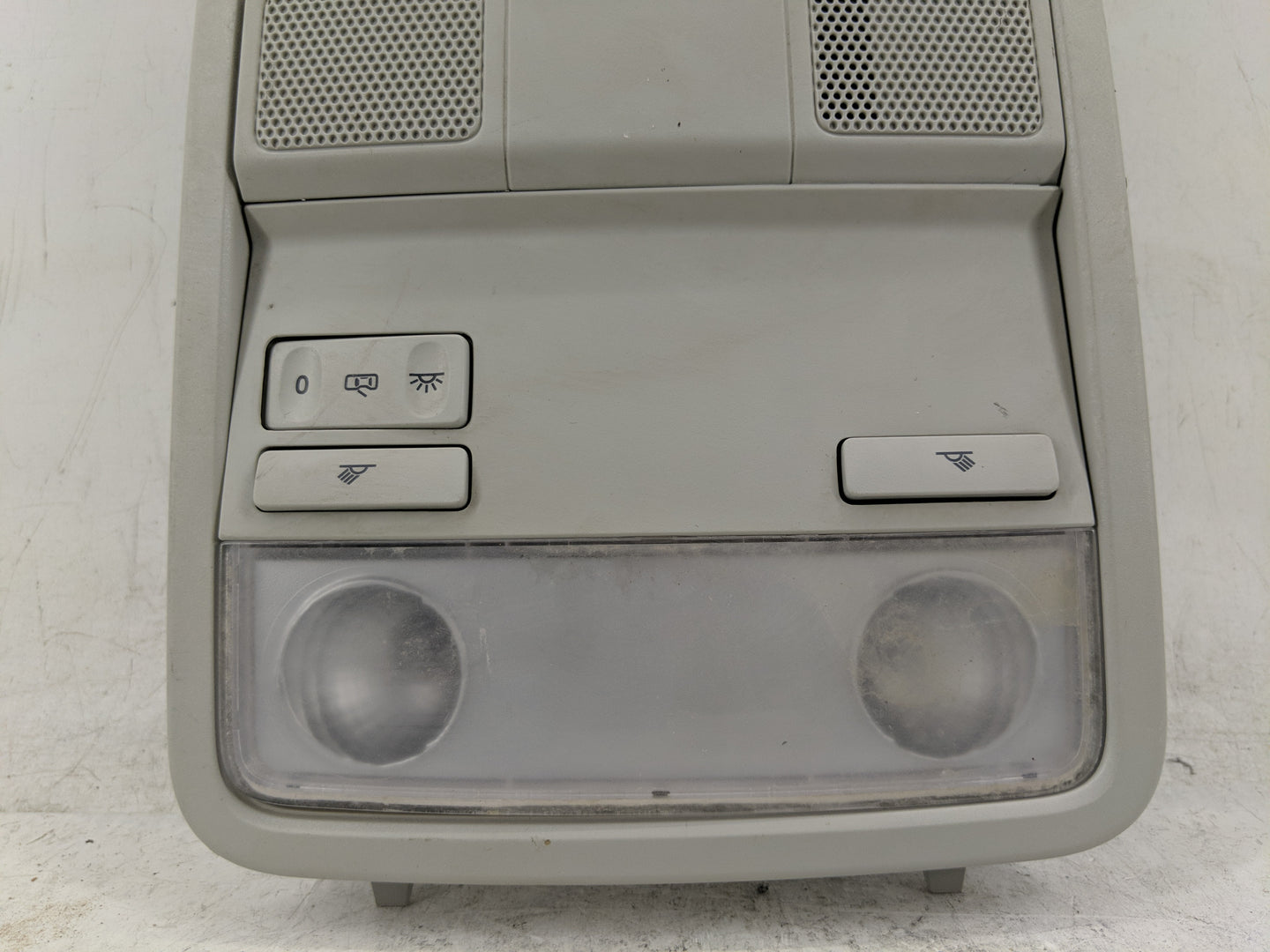 2016-2020 Volkswagen Passat Overhead Roof Console 1239571 - Oemusedautoparts1.com
