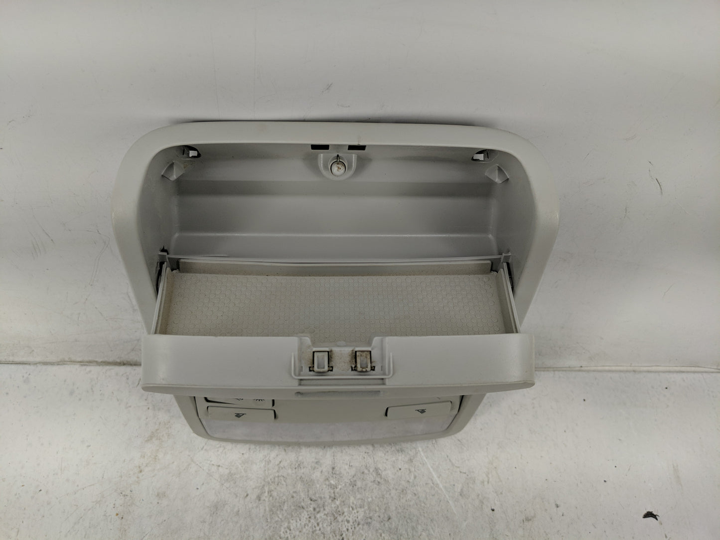 2016-2020 Volkswagen Passat Overhead Roof Console 1239571 - Oemusedautoparts1.com