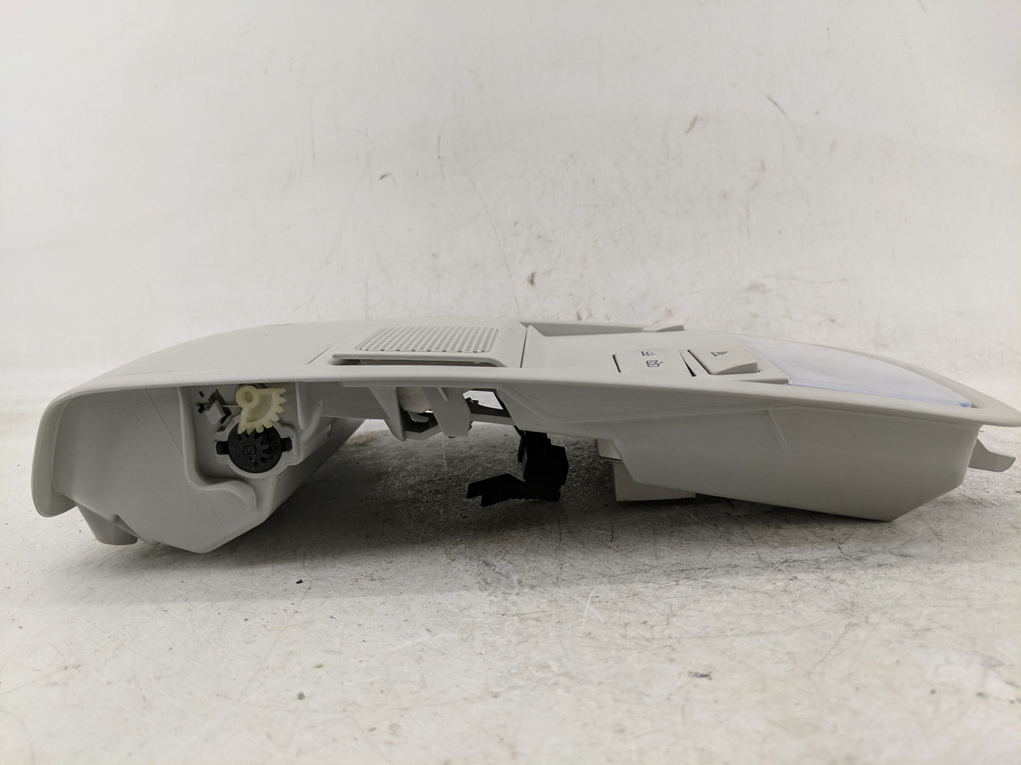 2016-2020 Volkswagen Passat Overhead Roof Console 1239571 - Oemusedautoparts1.com