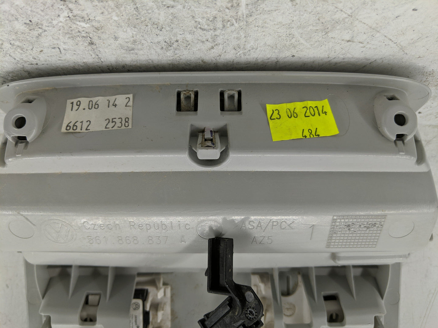 2016-2020 Volkswagen Passat Overhead Roof Console 1239571 - Oemusedautoparts1.com