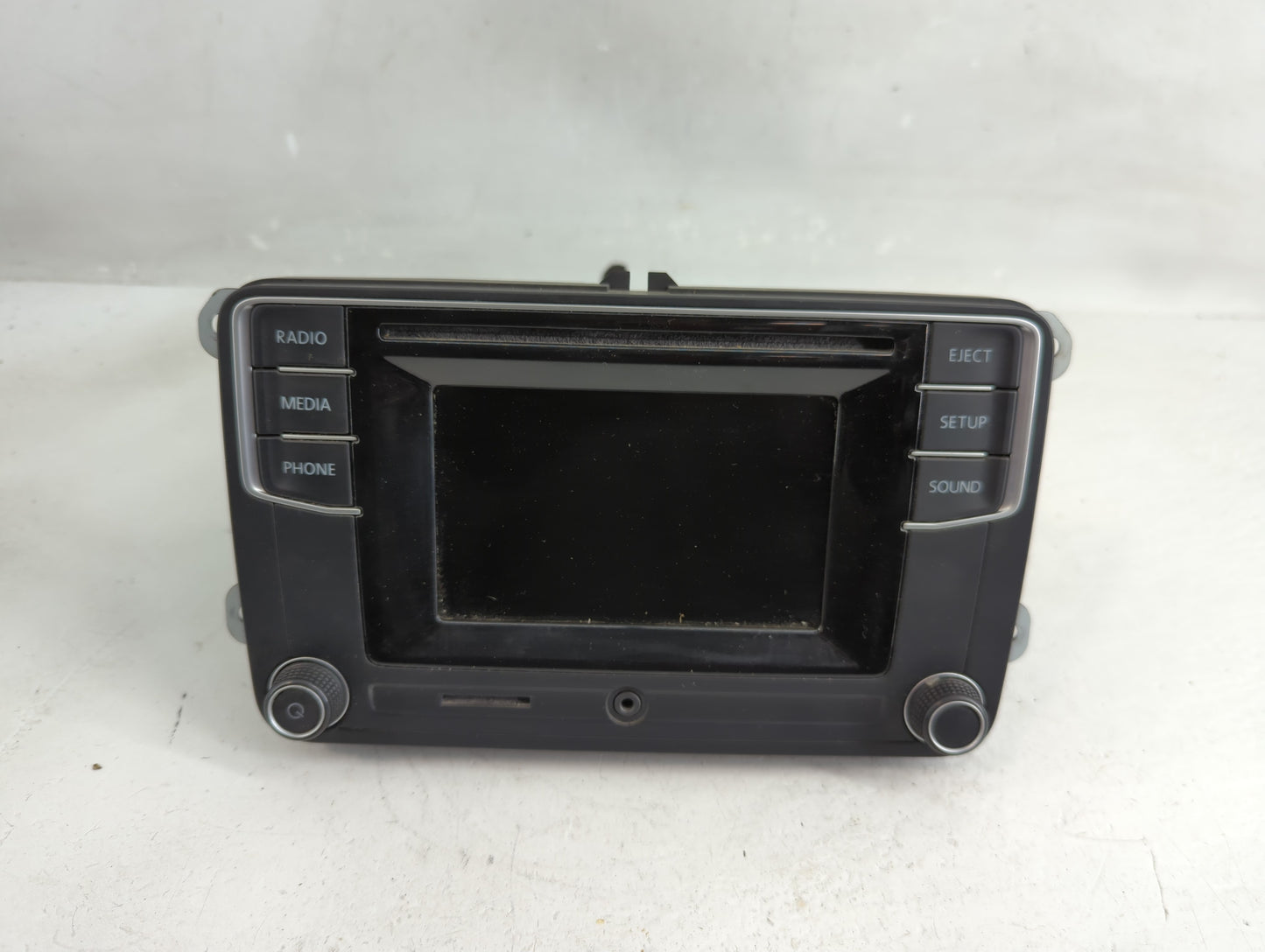 2018 Volkswagen Passat Radio AM FM Cd Player Receiver Replacement P/N:561 035 150 B Fits Fits 2019 OEM Used Auto Parts - Oem
