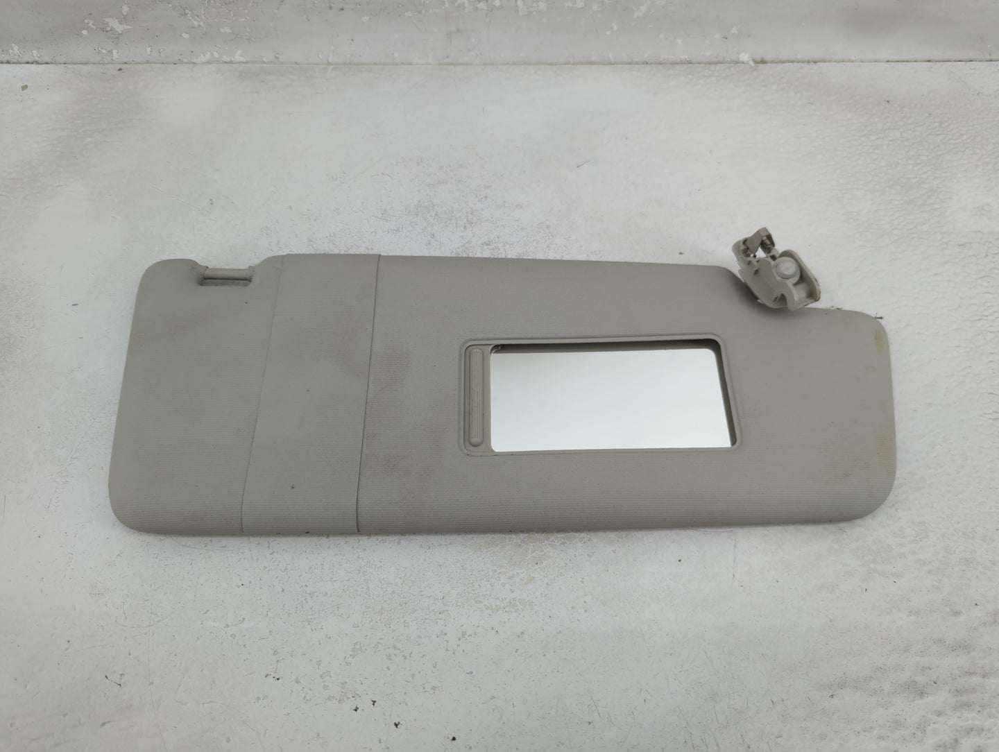 2018 Volkswagen Passat Sun Visor Shade Replacement Passenger Right Mirror Fits OEM Used Auto Parts - Oemusedautoparts1.com