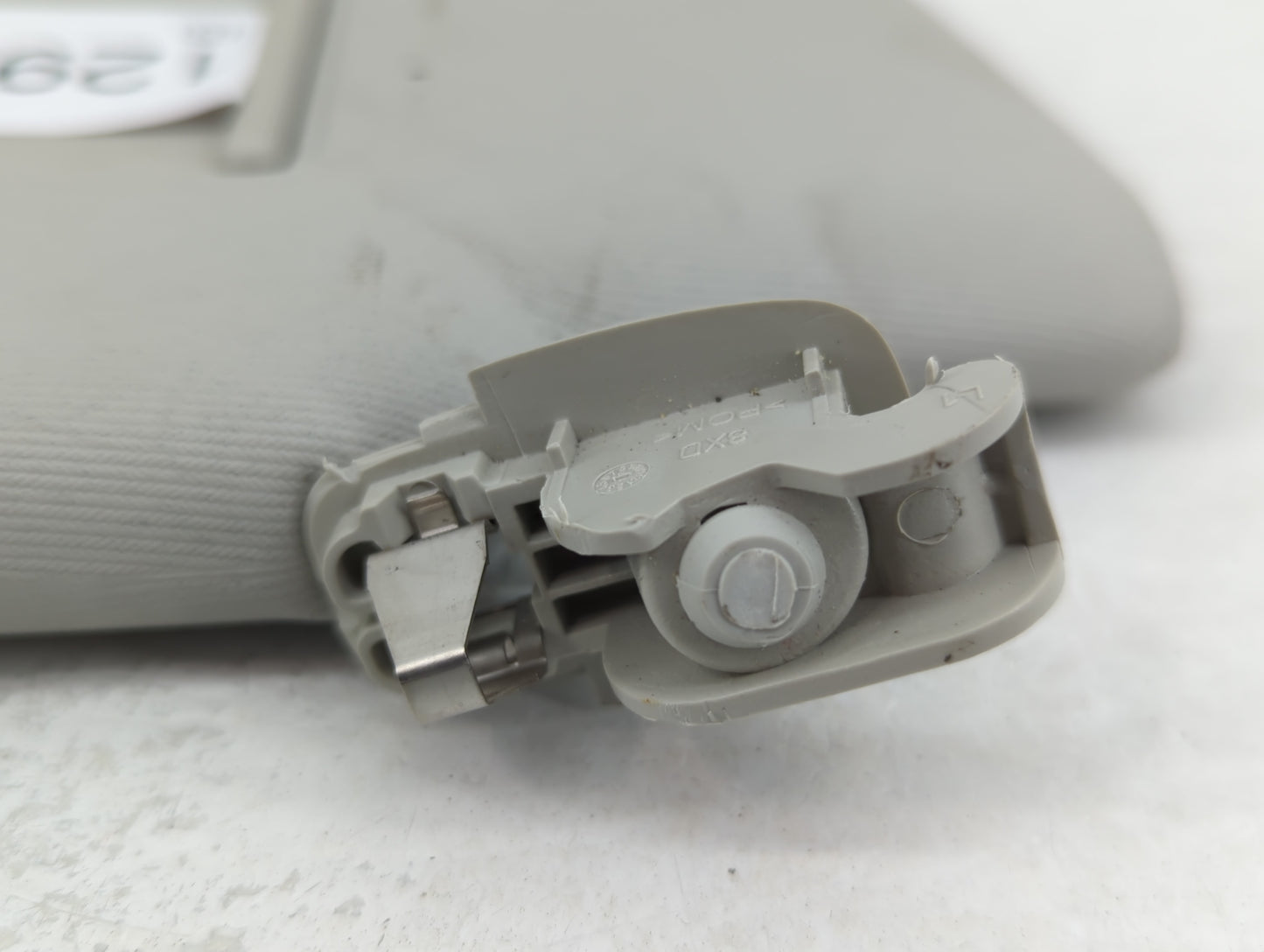 2018 Volkswagen Passat Sun Visor Shade Replacement Passenger Right Mirror Fits OEM Used Auto Parts - Oemusedautoparts1.com