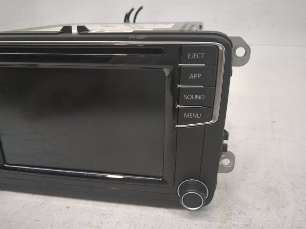 2018 Volkswagen Passat Radio AM FM Cd Player Receiver Replacement P/N:561035150B Fits Fits 2019 OEM Used Auto Parts - Oemuse